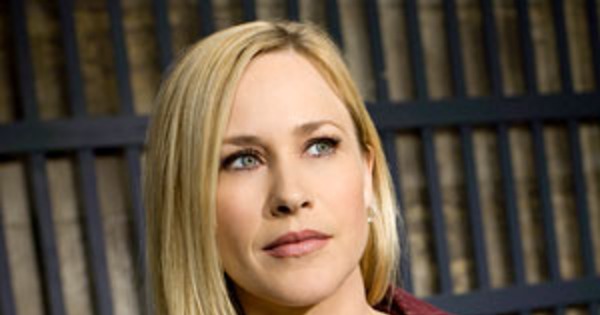 Medium Gets Horrifed Grant Show Eyes Melrose Place E News